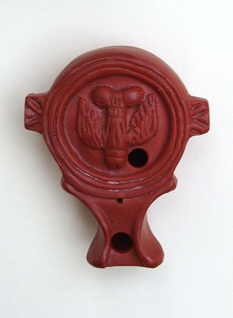 »Phallus«, eine Reproduktion einer römischen Öllampe aus Ton