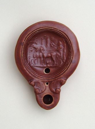 »quadriga«, eine Reproduktion einer römischen Öllampe aus Ton