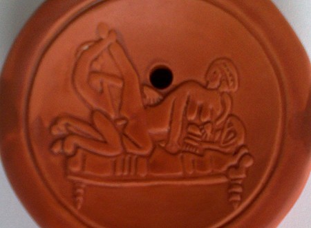 Bildlampe mit Volutenschnauze , eine Reproduktion einer römischen Öllampe aus Ton